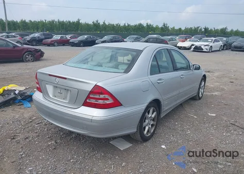 2007 Mercedes-Benz C 280 Luxury 4Matic z USA, uszkodzony, nr VIN WDBRF92H07F903672